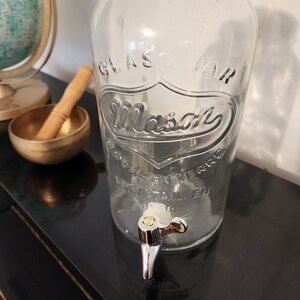 Mason Clear Glass Beverage Dispenser with Silver Plastic Spout And Metal Lid